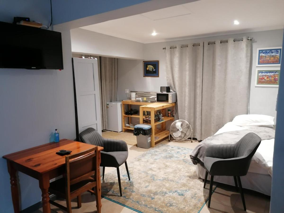 Aanhuizen Guest House Свелендам Екстериор снимка