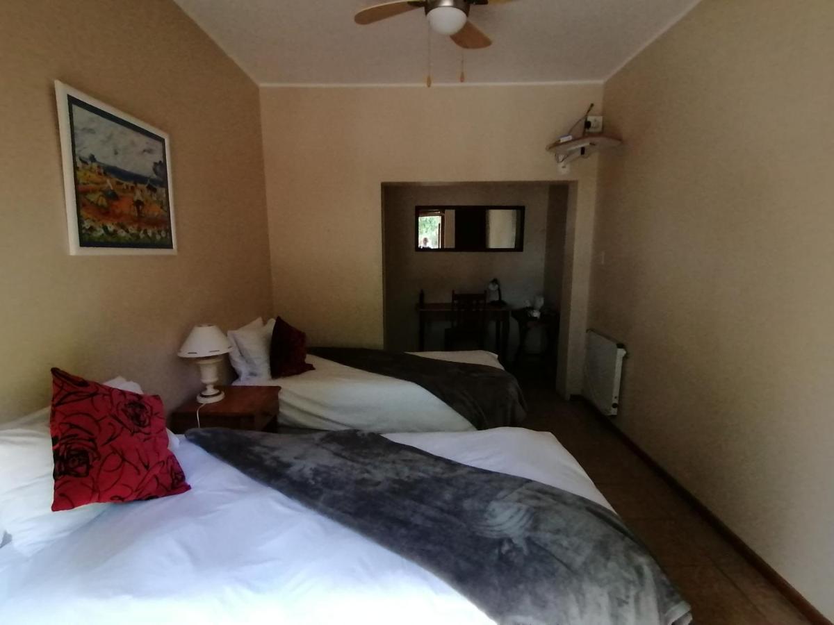 Aanhuizen Guest House Свелендам Екстериор снимка