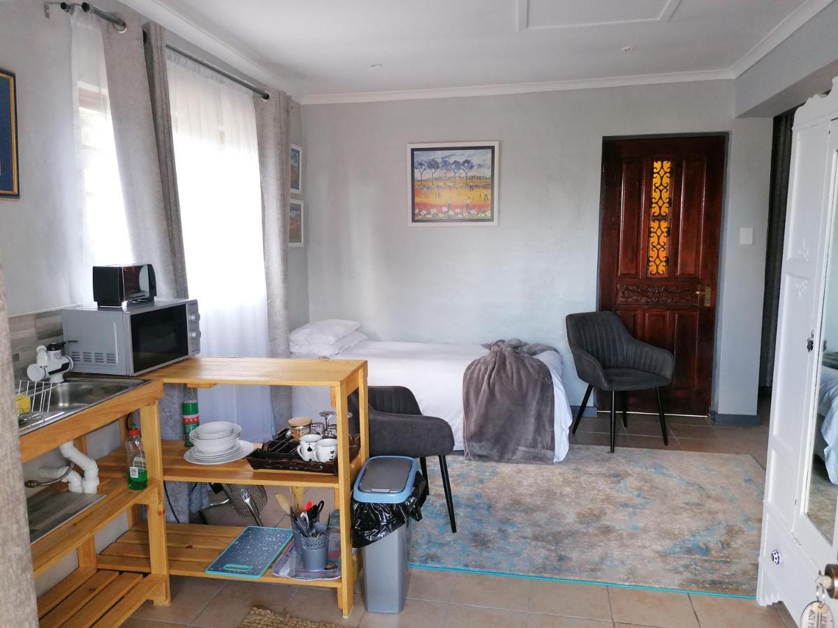 Aanhuizen Guest House Свелендам Екстериор снимка