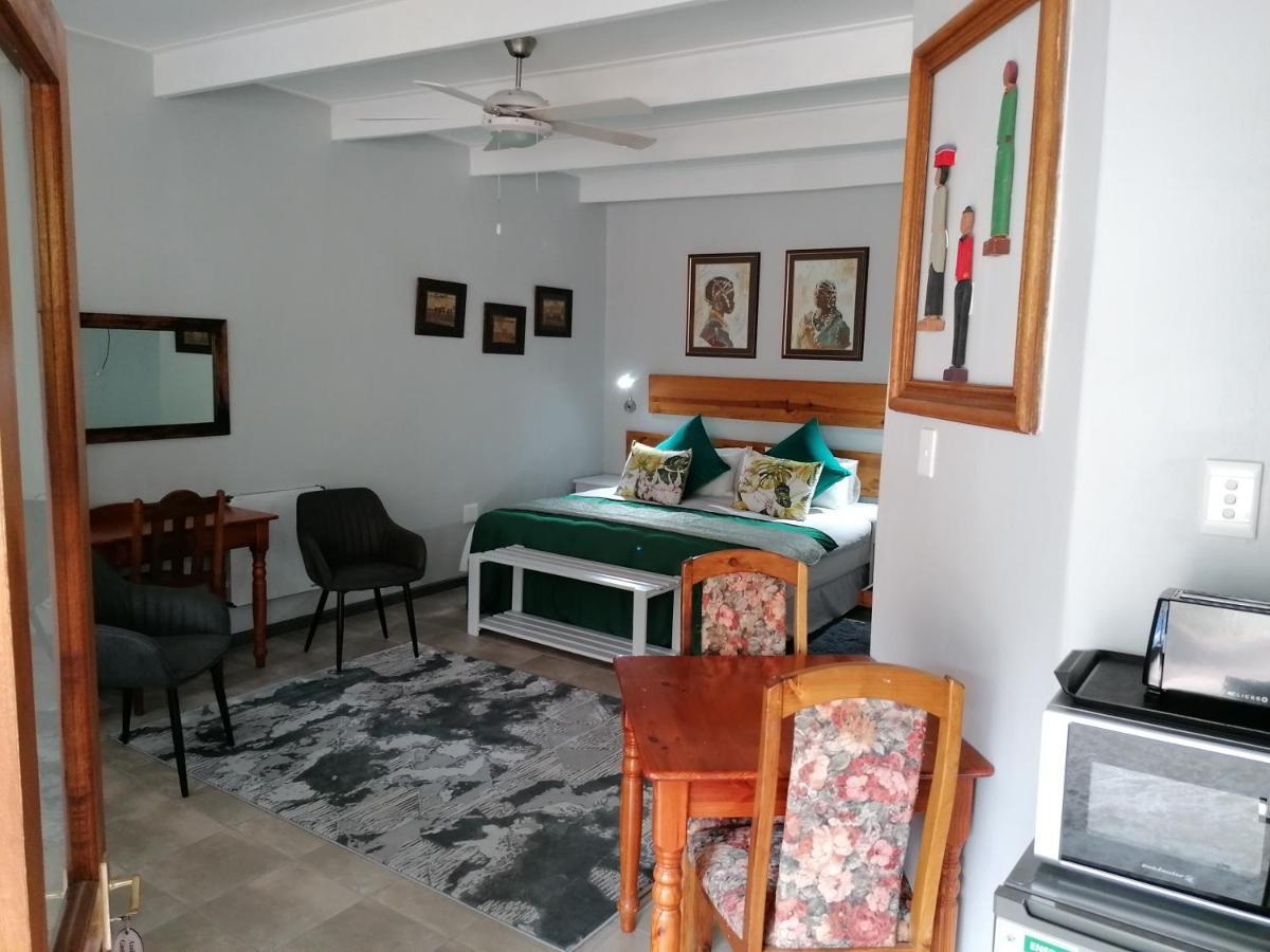 Aanhuizen Guest House Свелендам Екстериор снимка