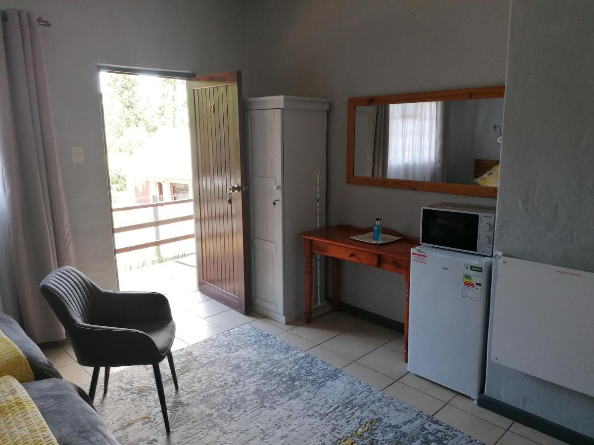 Aanhuizen Guest House Свелендам Екстериор снимка