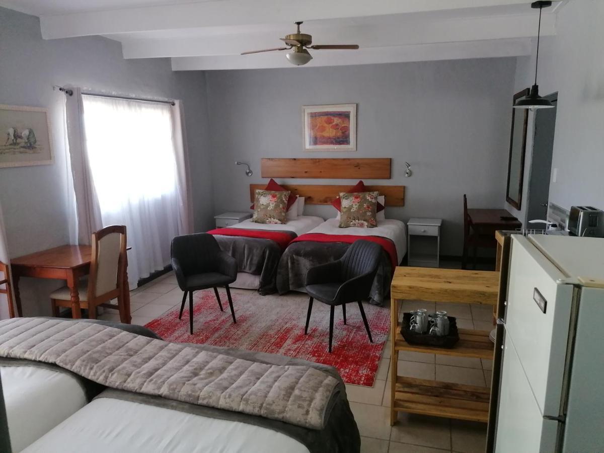 Aanhuizen Guest House Свелендам Екстериор снимка