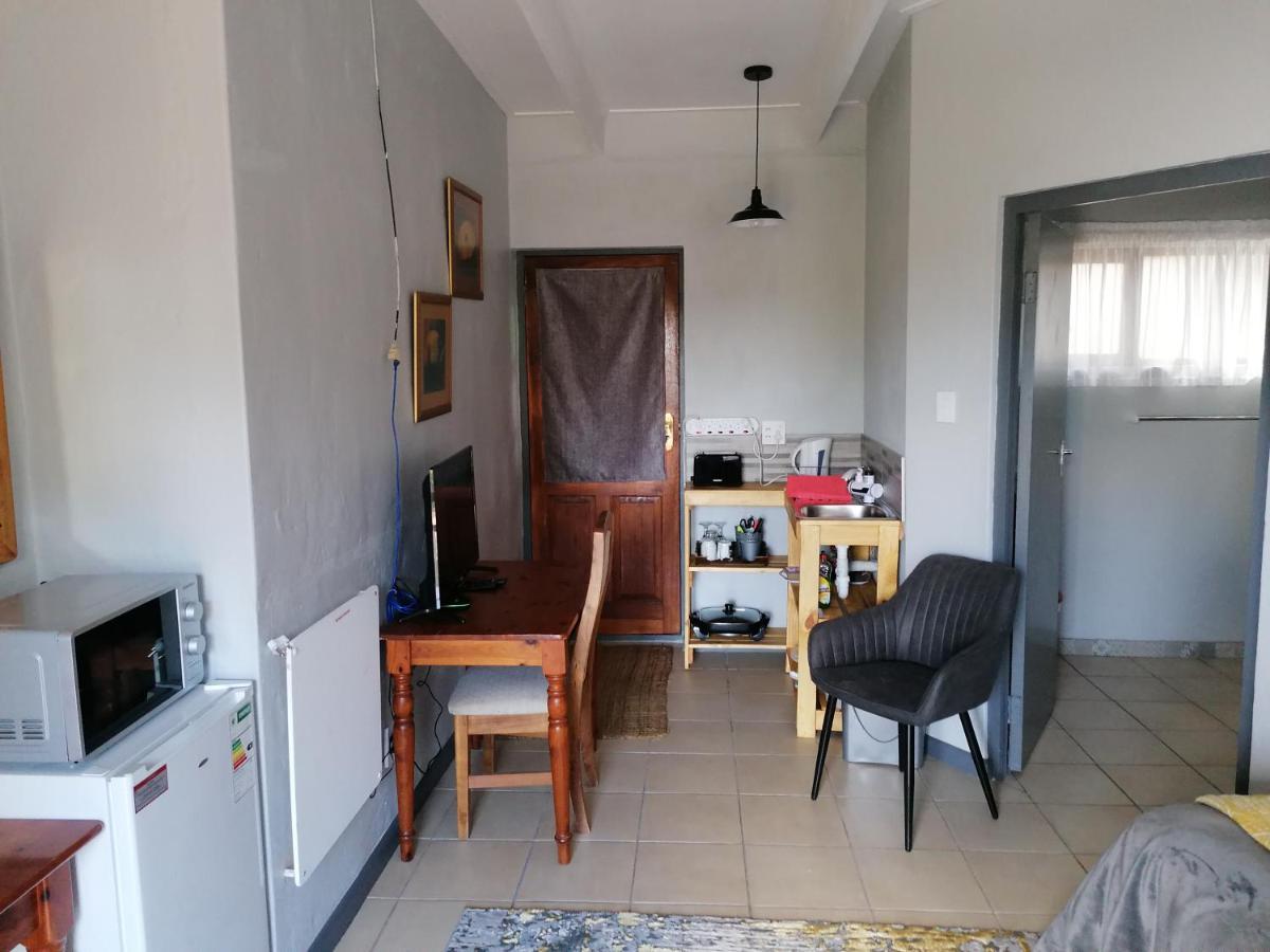 Aanhuizen Guest House Свелендам Екстериор снимка